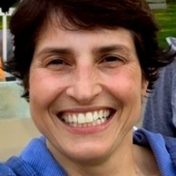 Meet your Posher, Jennifer - Picture 1 of 1